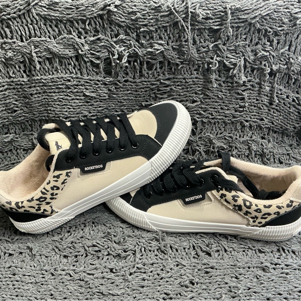 Rocket Dog Black and Tan Leopard Jazzin Sneakers